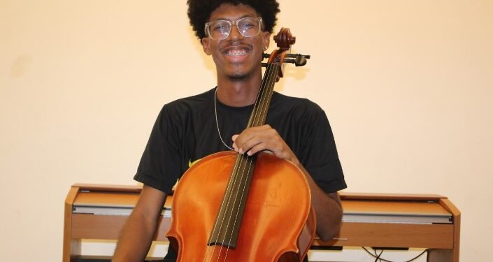 Aluno do Neojiba representará o Brasil em encontro de orquestras juvenis na Argentina