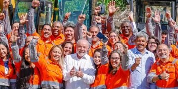 Lula lança obras de trecho baiano da Fiol em Ilhéus