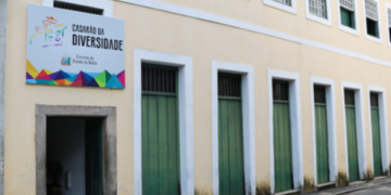 Secretário Felipe Freitas recebe Jean Wyllys no Centro de Promoção e Defesa dos Direitos LGBT, em Salvador