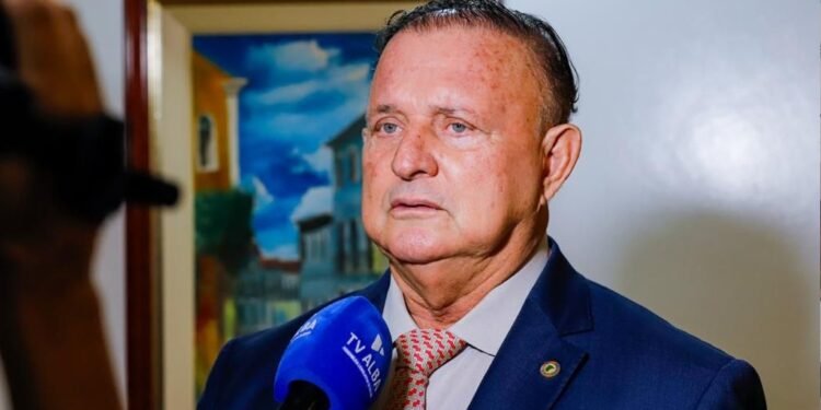 Presidente Adolfo Menezes defende prisão de agressores do ministro Alexandre de Moraes e de seu filho