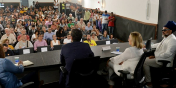 Com a presença de Brown, Prefeitura e Unesco debatem habitação no Centro Histórico