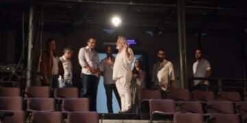 Bruno Reis visita Teatro Vila Velha e anuncia revitalização do espaço