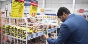 Procon Juazeiro fiscaliza denúncias de consumidores em supermercados e farmácias