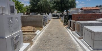 Cemitérios da sede e interior recebem da Prefeitura de Juazeiro serviços de limpeza e manutenção