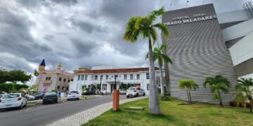 Visita secretária Roberta Santana às obras da Unacon Jequié foto Leonardo Rattes SAÚDE GOVBA