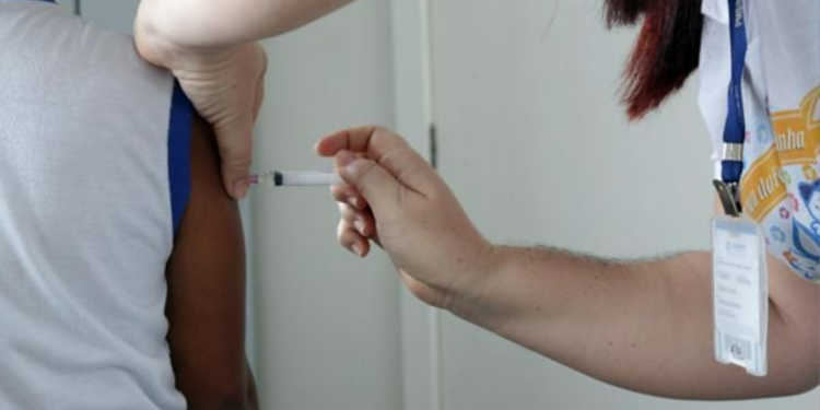 Vacinação. Crédito: Bruno Concha/Secom