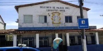 Após a instauração de um inquérito civil em 2013 para averiguar as necessidades físicas e irregularidades, se constatou que o pátio da carceragem não havia iluminação solar adequada - Foto: Reprodução