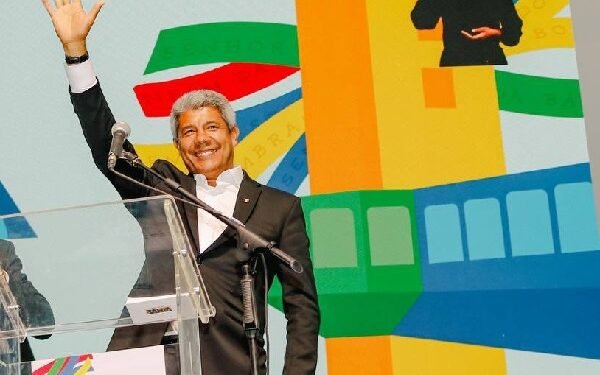 Jerônimo anuncia retorno de voos Salvador-Madrid