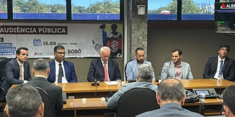 Retorno da torcida mista é debatido com autoridades na Assembleia Legislativa - Foto: Marcos Valença / Agência A TARDE