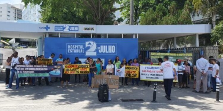 Ato em frente ao antigo Hospital Espanhol. Crédito: Wendel de Novais/CORREIO