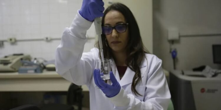 Meningite pode ser causada por agentes a exemplo de vírus, bactérias e fungos, mas também por outros fatores que não sejam infecciosos - Foto: Raphael Muller / Ag. A TARDE Data: 19/07/2019