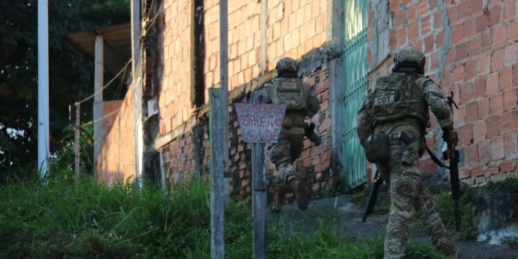 IMAGENS: ALBERTO MARAUX