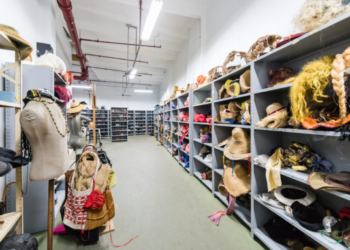 Centro Técnico do TCA oferece oficina sobre acervo de figurinos