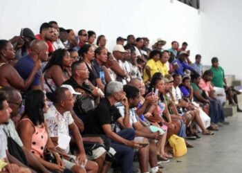 Barraqueiros se reúnem com Semop pra discutir reordenamento da orla. Crédito: Bruno Concha/Secom