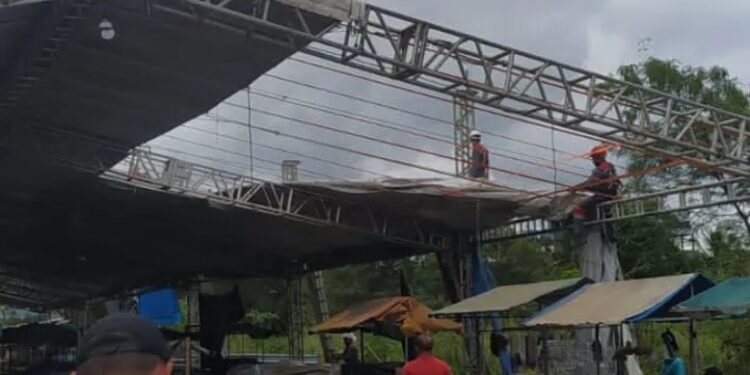 Toldos de proteção aos feirantes ocupam área de 1.600 metros quadrados - Foto: Cidadão Repórter | Via WhatsApp
