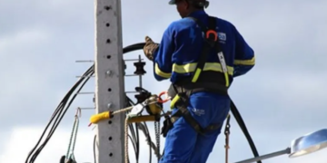 Pela lei, agentes das empresas concessionárias deverão aceitar pagamento por meio de cartão de crédito, débito, dinheiro ou PIX - Foto: Divulgação | Câmara de Feira de Santana