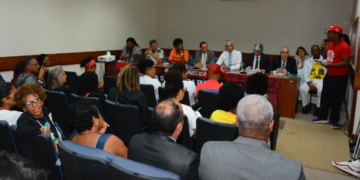 A reunião teve apresentação feita pelo major da PM, Jurandilson Nascimento, diretor de videomonitoramento da Secretaria de Segurança Pública da Bahia - Foto: Juliana Andrade/Agência ALBA