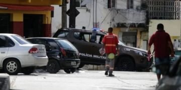 PM faz ronda na Engomadeira. Crédito: Arisson Marinho/CORREIO