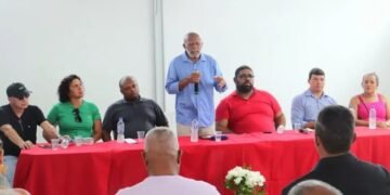 Plenária foi feita na sede da tradicional Filarmônica Terpsícore Popular, e contou com participação expressiva de apoiadores - Foto: Divulgação