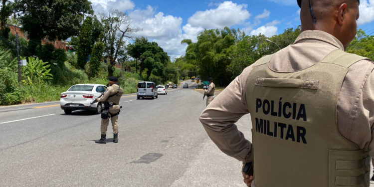 PM intensifica policiamento nas rodovias no período de Natal e Réveillon