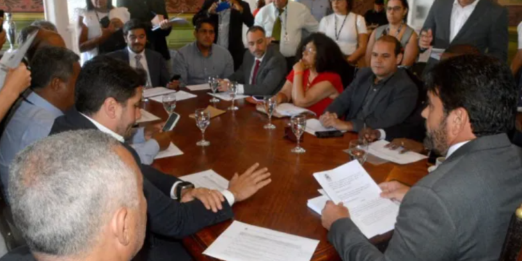 As comissões de Constituição, Justiça e Redação Final (CCJ), Finanças, Orçamento e Fiscalização e de Planejamento Urbano e Meio Ambiente se reuniram na segunda-feira para a aprovação - Foto: Antônio Queirós / CMS