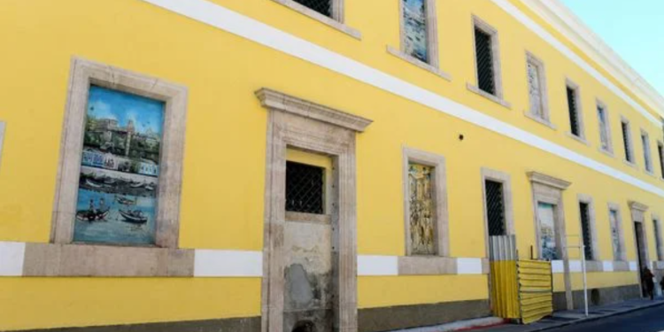 Fachada do Mercado Modelo tem 20 pinturas totalmente restauradas