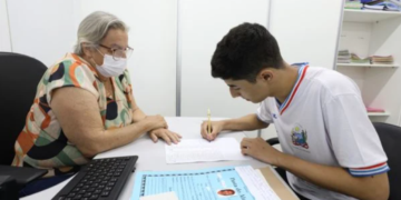 Renovação de matrícula. Crédito: Feijão Almeida/Divulgação