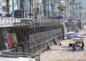 Estrutura para ambulantes está sendo instalada Crédito: Bruno Concha/Secom PMS