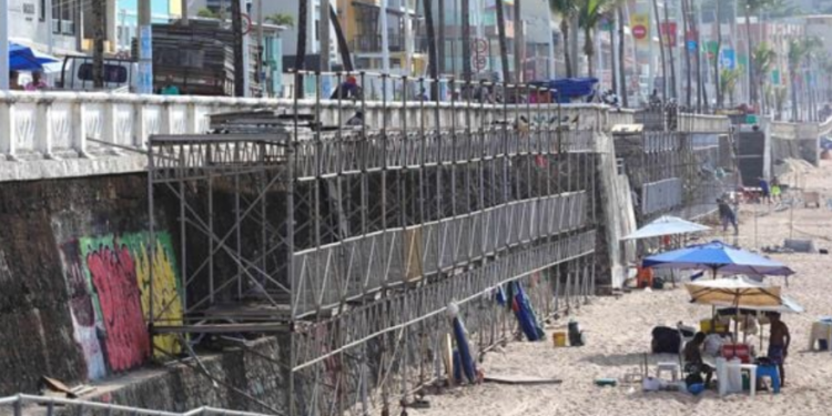 Estrutura para ambulantes está sendo instalada Crédito: Bruno Concha/Secom PMS