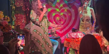 Regina Casé canta em Salvador Crédito: Malu Fontes e Alô Alô Bahia