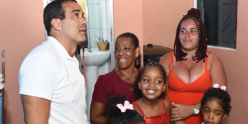 Bruno Reis entrega casa do Morar Melhor. Crédito: Valter Pontes/Secom PMS