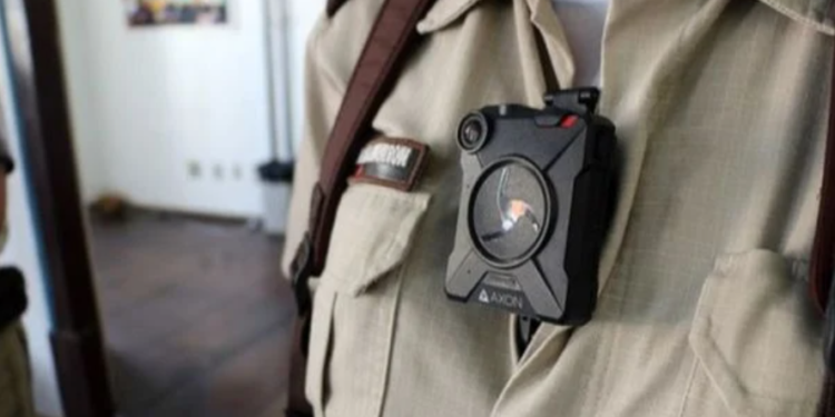 Câmeras seriam implantadas em fardas antes do Carnaval Crédito: Alberto Maraux/SSP-BA