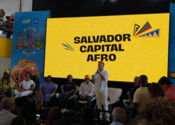 Tourinho esteve presente no lançamento do Carnaval 2024 da Prefeitura de Salvador, na manhã desta terça-feira - Foto: Edvaldo Sales | Ag. A TARDE