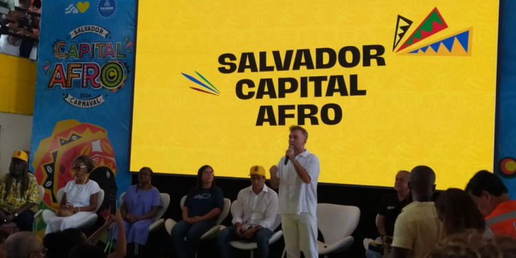 Tourinho esteve presente no lançamento do Carnaval 2024 da Prefeitura de Salvador, na manhã desta terça-feira - Foto: Edvaldo Sales | Ag. A TARDE