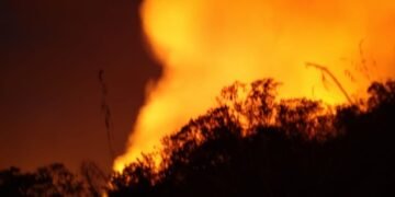 Fogo assustou moradores ao longo do domingo em Piancó Crédito: Acervo Pessoal