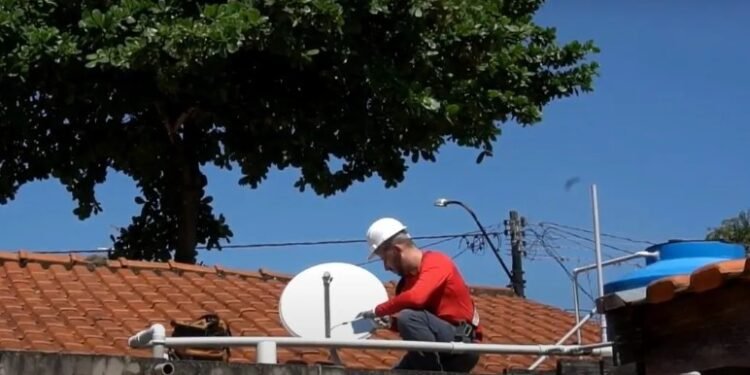Mais de 200 mil famílias da Bahia já fizeram a substituição da antena parabólica - Foto: Divulgação | Siga Antenado