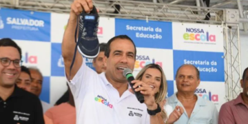 Novo modelo de tênis da rede municipal Crédito: Betto Jr. / Secom PMS