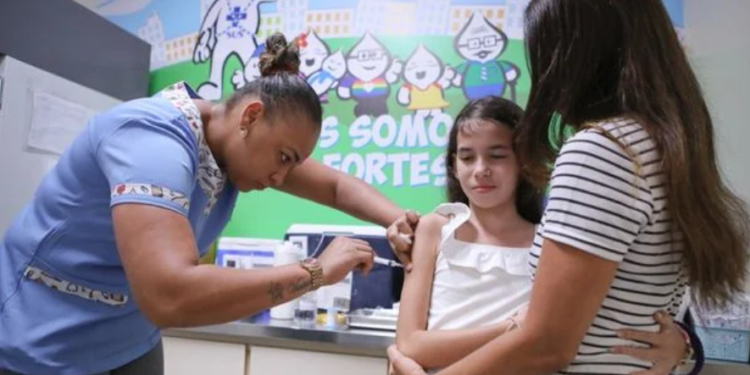 Vacinação contra a dengue já imunizou cerca de 1,2 mil crianças em Salvador Crédito: Lucas Moura/Secom PMS