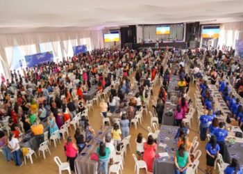 Nesta edição, os professores estão podendo fazer as inscrições para as atividades oferecidas, através de endereço eletrônico na internet - Foto: Divulgação SEC