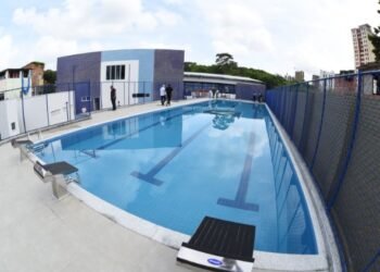 Piscina é um dos atrativos da nova escola Crédito: Valter Pontes / Secom PMS