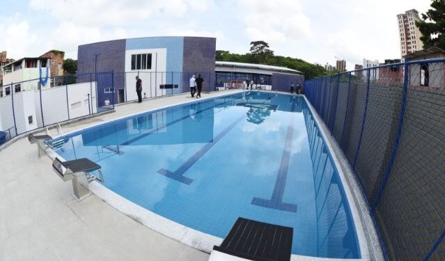 Piscina é um dos atrativos da nova escola Crédito: Valter Pontes / Secom PMS