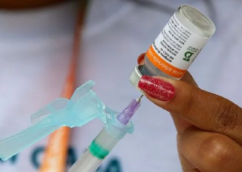 Bivalente para público geral fica disponível até esta terça-feira (6) Crédito: Fábio Rodrigues Pozzebom/Ag Brasil