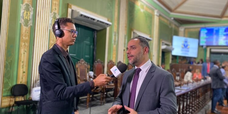 Augusto Vasconcelos critica leilão de áreas verdes desafetadas pela Prefeitura