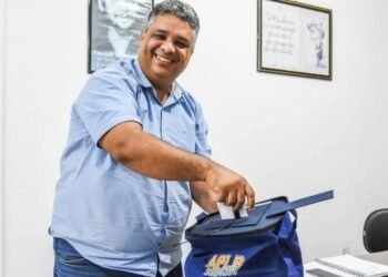 O ex-prefeito Léo tenta reverter a decisão com um recurso junto ao TCM - Foto: Divulgação