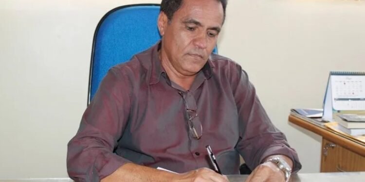 Prefeito de Correntina, Nilson José Rodrigues (PCdoB) recebeu multa no valor de R$ 4 mil reais - Foto: Reprodução