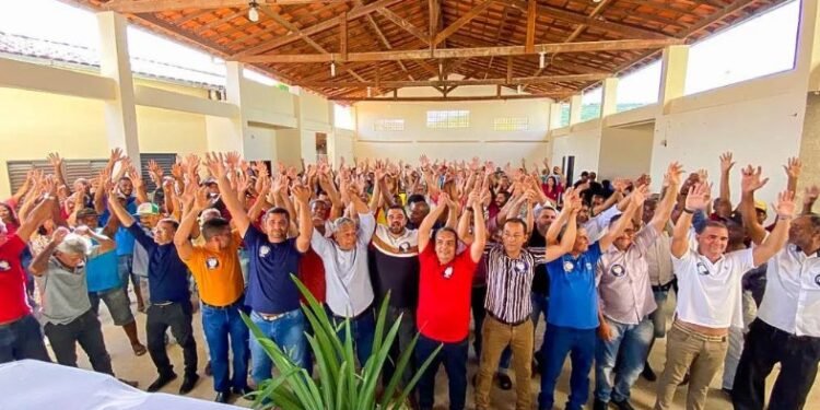 Durante a reunião, foi consolidada uma importante aliança e compromisso do grupo de oposição ao gestor atual - Foto: Divulgação