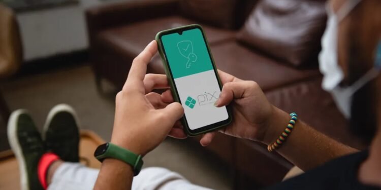 Pagamentos via PIX são utilizados por 61% dos brasileiros, segundo o Banco Central. — Foto: Giovane Oliveira/SEMUC PMBV