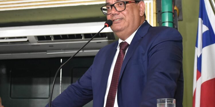 Carlos Muniz apresenta projeto de lei que altera nome do Morro Escravo Miguel