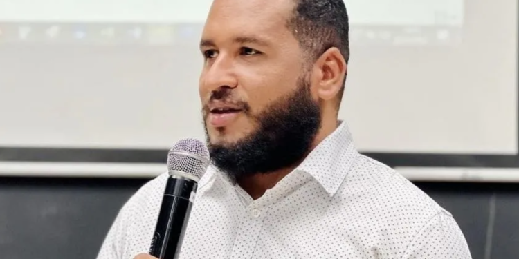 Segundo a oposição, Tiago Dias (PC do B) quer reconduzir Valnei dos Anjos para recuperar maioria na Câmara - Foto: Reprodução / Facebook