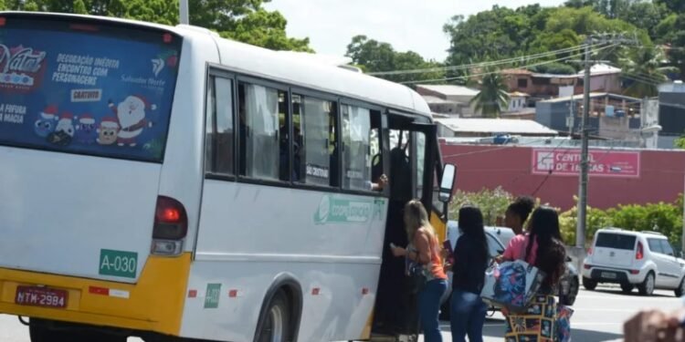Ônibus voltarão a circular nesta quinta-feira, 13 - Foto: Shirley Stolze/Ag A TARDE